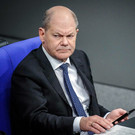 FT: Канцлера ФРГ Шольца обвинили в коррупции