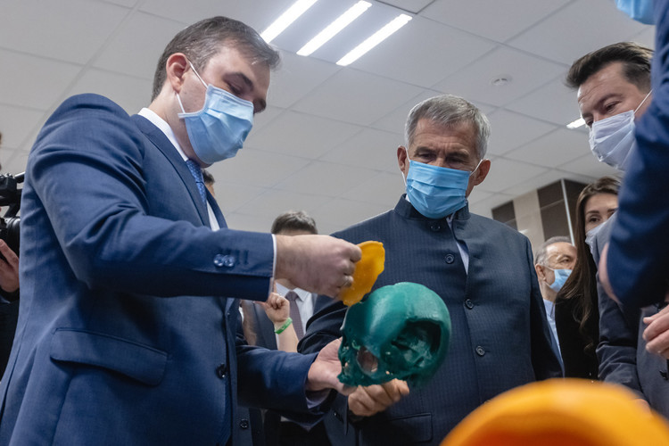 Минниханов ознакомился с последними разработками в сфере медицины