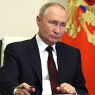 Путин рассказал, что за два года в новых регионах восстановили почти 6 тысяч многоквартирных домов 