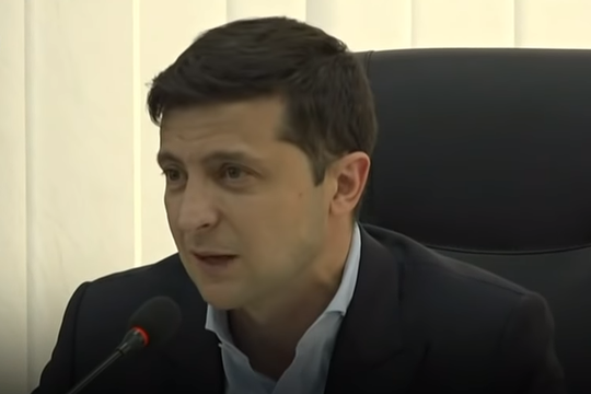 Зеленский заговорил по-русски в Донбассе