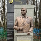 На могиле экс-депутата Госдумы Сибагатуллина установили памятник – это подарок президента РТ