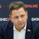 «Полный хаос»: депутат Госдумы Вольфсон заявил, что за год на ГЖД задержали более 17 тысяч вагонов со стройматериалами для РТ