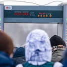 Стрелявшая 8-классница пронесла ружье в тубусе – в школе не работала рамка металлодетектора 