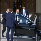 Алиев лично прокатил Путина на Mercedes по «Белому городу» в Баку после переговоров (видео)