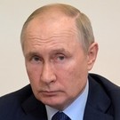 Путин призвал обеспечить работу предприятий автопрома