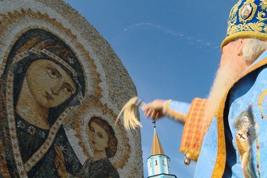 Юбилей чудотворной Грузинской иконы Божией Матери: мозаичное панно и ажиотаж паломников