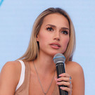 Загитова показала серп и молот под песню «Красная армия всех сильней» на шоу в Казани