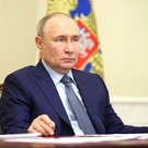 «Видимо, это и мое тоже упущение»: у Путина спросили, почему среди губернаторов в РФ нет женщин