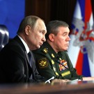 Путин встретился с Герасимовым на одном из командных пунктов минобороны