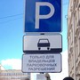 На парковке одного из крупных магазинов Казани произошла стрельба – один человек ранен