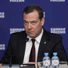 Медведев заявил, что капитуляция «страдающих людей» Украины открыла бы путь к миру 