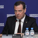 Медведев поручил «Единой России» следить за настроениями в обществе