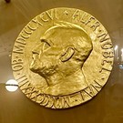 Нобелевскую премию по экономике вручили трем ученым из США