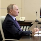 «Не зря пацаны гибли»: военный со слезами поблагодарил Путина за присоединение Донбасса к РФ