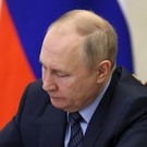 Путин отметил 19 татарстанцев наградами и почетными званиями