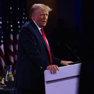 Трамп призвал отказаться от безвозмездной помощи для Украины – пусть берут в долг