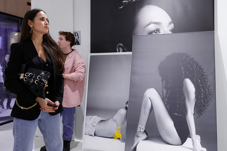 Казанский бомонд на открытии ES Gallery, где задались вопросом «Tatarka. Кто я»