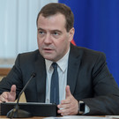 Медведев назвал США ответственными за «чудовищный удар» по больнице в Газе 