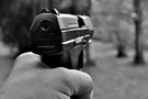 В Казани мужчина устроил стрельбу на криминальной сходке за школой 