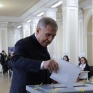 Минниханов вместе с супругой проголосовал на выборах президента РФ 