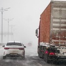 Источник показал сугробы на трассе М12 в Татарстане