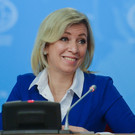 Захарова иронично ответила на приглашение Путина к микрофону от Байдена на саммите НАТО 