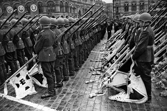 Алексей Исаев: «Аранжировка парада 1945 года перекликалась с античностью»