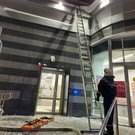 В Казани из окна 8-го этажа многоквартирного дома упала девушка