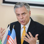 СМИ: Американский посол Ханстман готовит первый за несколько лет визит сенаторов в Россию