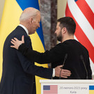 Зеленский заявил, что Байден мог бы закончить конфликт на Украине за пять минут