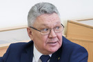 Бурганов с депутатами Госсовета сдал ЕГЭ по истории – первые фотографии 