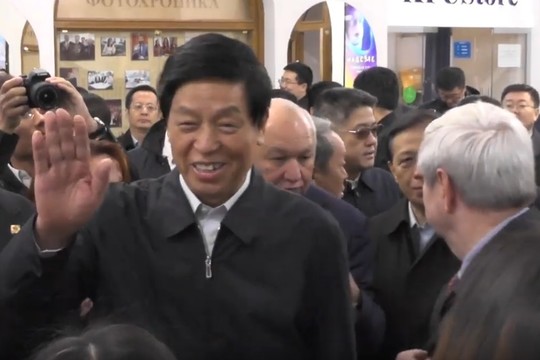 Третий человек Китая в Казани: вертолеты, костюм студента и цитаты из Толстого