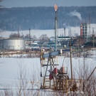 ОПЕК: Объем добычи нефти в России снизился на 90 тысяч баррелей в сутки