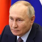 Путин: Россию со всех сторон душат, а она обогнала Германию