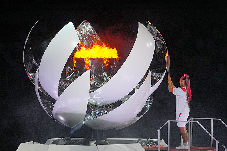 Live! Наоми Осака зажгла олимпийский огонь. Наступило «время надежд»