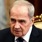 Глава Конституционного суда подарил Путину «кирпич»