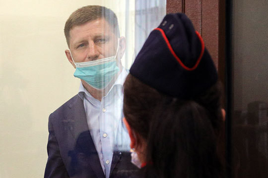 Сергея Фургала доставили в Басманный суд Москвы 