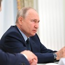 Путин: все чиновники России должны ездить на отечественных автомобилях