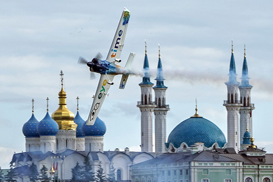 Red Bull Air Race в Казани: шоу в воздухе, на воде и земле