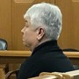 «Ты вон в каких хоромах живешь!»: Роберт Мусин прибыл в Верховный суд – его атаковали обманутые вкладчики