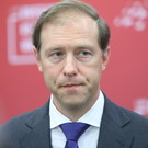 Мантуров оценил вероятность закрытия общепита и ретейла