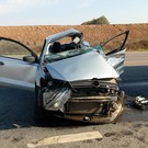 В Татарстане после столкновения Volkswagen с грузовиком погибли два человека 