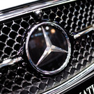 В Казани Mercedes сбил подростка на тротуаре и уехал