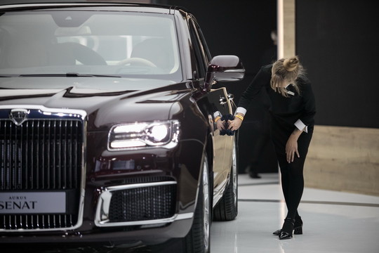 Московский автосалон-2018: воскресшая «Нива» и лимузин для президента