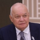 Киселев объяснил, почему Путин опаздывает на встречи с журналистами