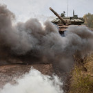 Водитель украинского тягача по ошибке привез танк на позиции российских военных