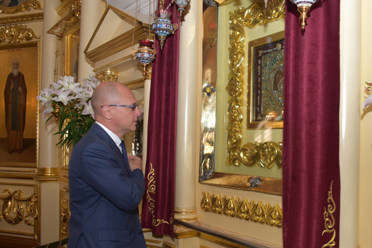 Кириенко подарили копию Казанской иконы Божией Матери