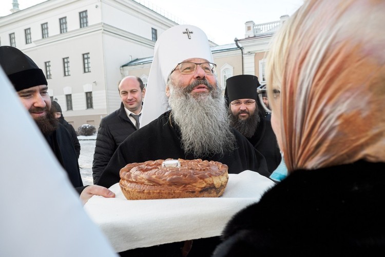 «Благодарю святейшего патриарха за доверие»: митрополит Кирилл прибыл в Казань