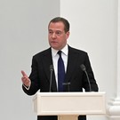 Медведев об итальянском премьере: «Скрытые гены фашистского прошлого разыгрались»