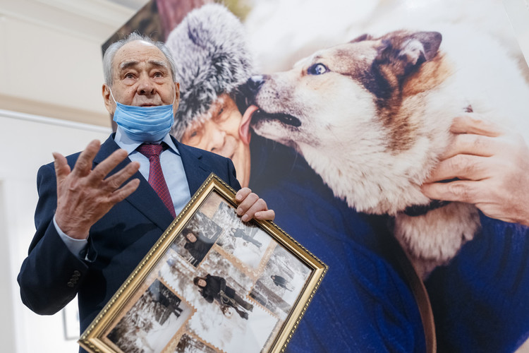 Фотовыставка к 85-летию Шаймиева открылась в Казани